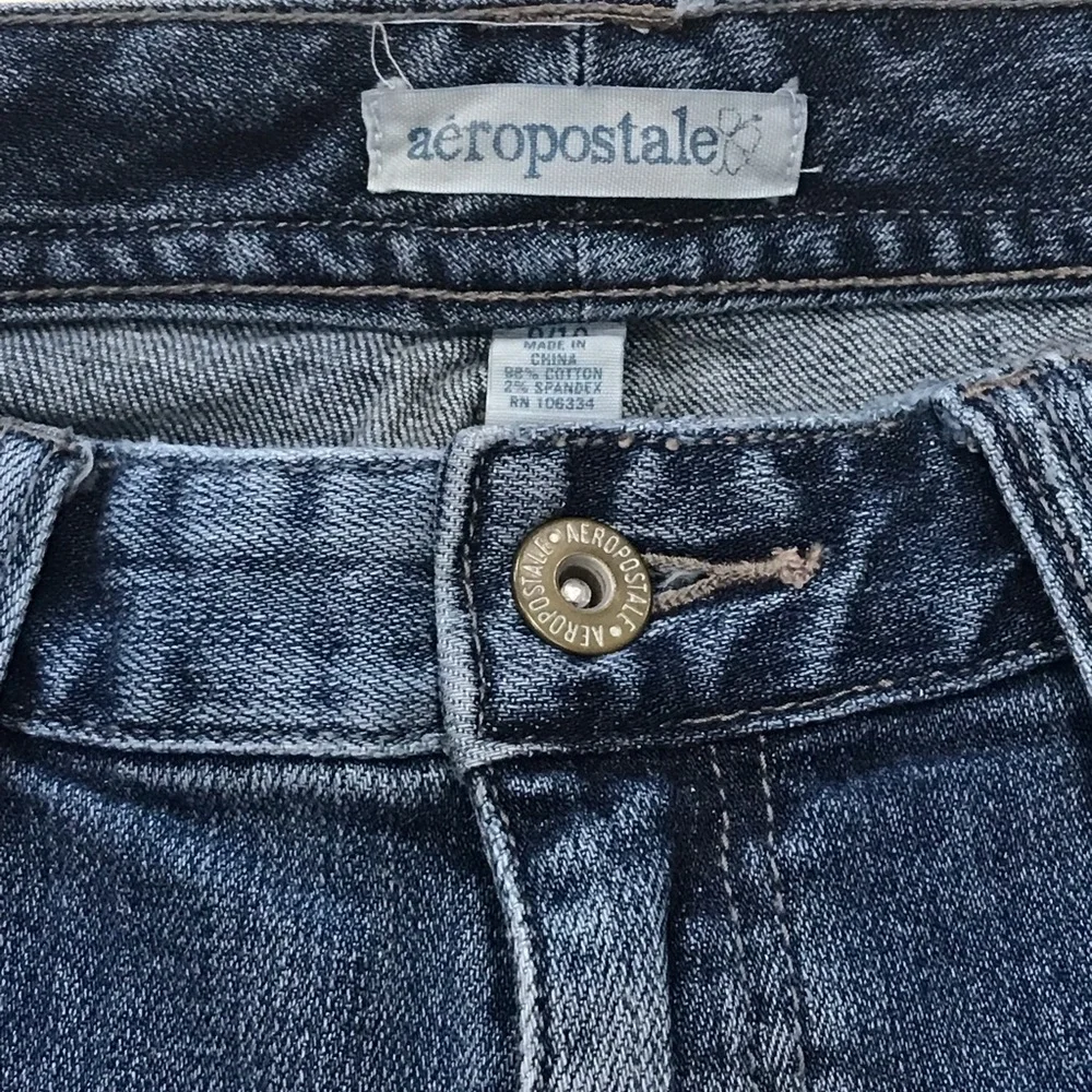 Aeropostale Stretch Denim Blue Jean Capri Pants
Size 9 / 10 Medium 
2 Front & - Picture 6 of 16